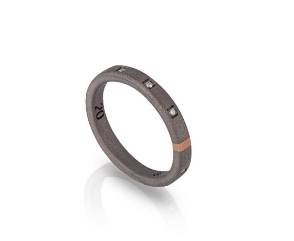 ANELLO DA UOMO MANO JEWELS MINIMAL COLLECTION IN TITANIO, ORO ROSA 18 KT E DIAMANTI WHITE (ct. 0,10) - immagine 2