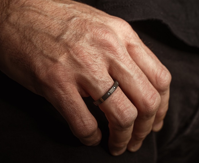 ANELLO DA UOMO MANO JEWELS MINIMAL COLLECTION IN TITANIO, ORO ROSA 18 KT E DIAMANTI WHITE (ct. 0,10) - immagine 4