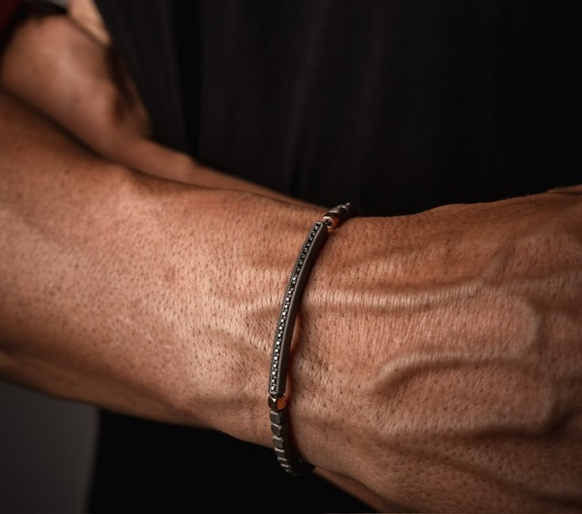 BRACCIALE DA UOMO MANO JEWELS CUBY COLLECTION IN TITANIO, ORO ROSA 9 KT E DIAMANTI BLACK ( ct. 0,25 ) - immagine 4