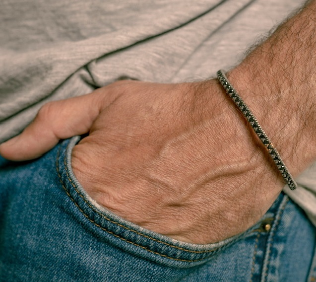 BRACCIALE TENNIS DA UOMO MANO JEWELS LOOP FLEXIBLE COLLECTION IN TITANIO, ORO ROSA 18 KT E DIAMANTI BLACK ( ct. 2,51 ) - immagine 4