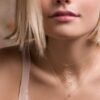 COLLANA MAMAN ET SOPHIE AVRVM CUORE NUDO IN ORO GIALLO CON CUORE IN TOPAZIO LONDON BLUE - immagine 2