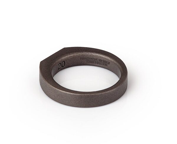 ANELLO DA UOMO MANO JEWELS MINIMAL COLLECTION IN TITANIO E DIAMANTI BLACK (ct. 0,10) - immagine 3