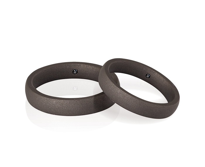 ANELLO, FEDE NUZIALE MANO JEWELS MINIMAL COLLECTION IN TITANIO E DIAMANTE BLACK (ct. 0,01) - immagine 2