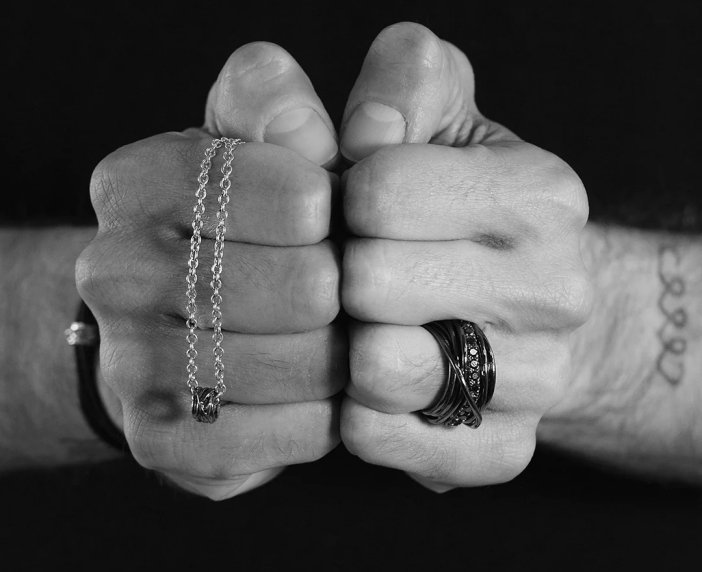 ANELLO RUBINIA FILODELLAVITA ROCK COLLECTION 13 FILI IN ARGENTO 925 BRUNITO E DIAMANTI BLACK (ct. 0,80) - immagine 3