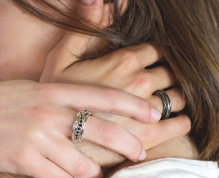 ANELLO RUBINIA FILODELLAVITA ROCK COLLECTION 7 FILI IN ARGENTO 925 BRUNITO - immagine 3